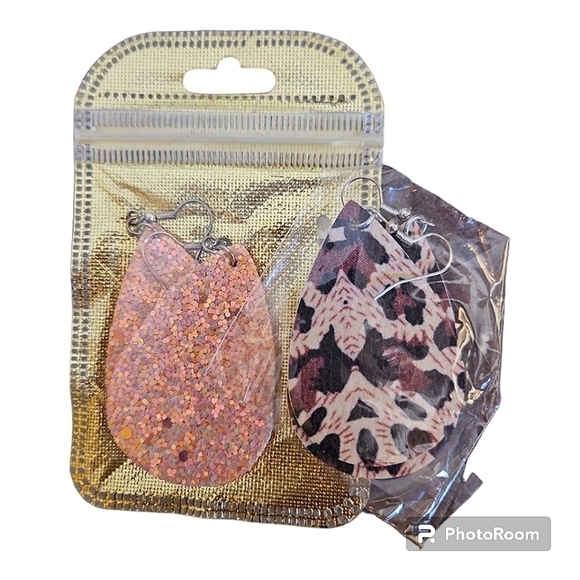 3/$30 Pink Glitter and Leopard Print Teardrop Dangle Hook Earrings - Picture 1 of 4